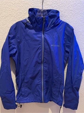 Columbia Women's Royal Blue Packable Hooded Windbreaker